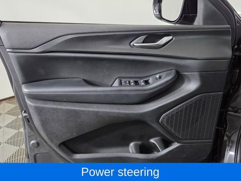 Used 2023 Jeep Grand Cherokee Altitude image 15