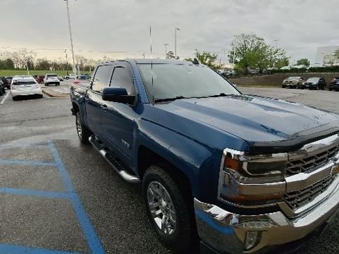 Used 2018 Chevrolet Silverado 1500 LT w/ Texas Edition image 15