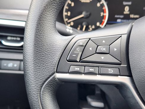 Used 2025 Nissan Altima 2.5 SV image 27