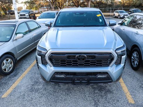 Used 2024 Toyota Tacoma TRD Off-Road image 5