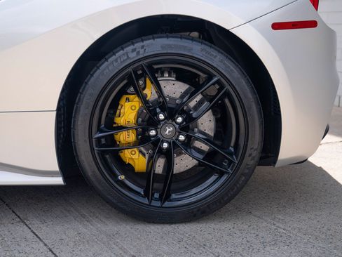 Used 2017 Ferrari 488 Spider RWD image 18