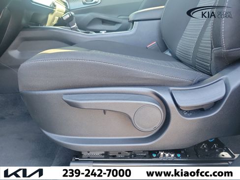 Used 2024 Kia Sorento LX FWD image 23
