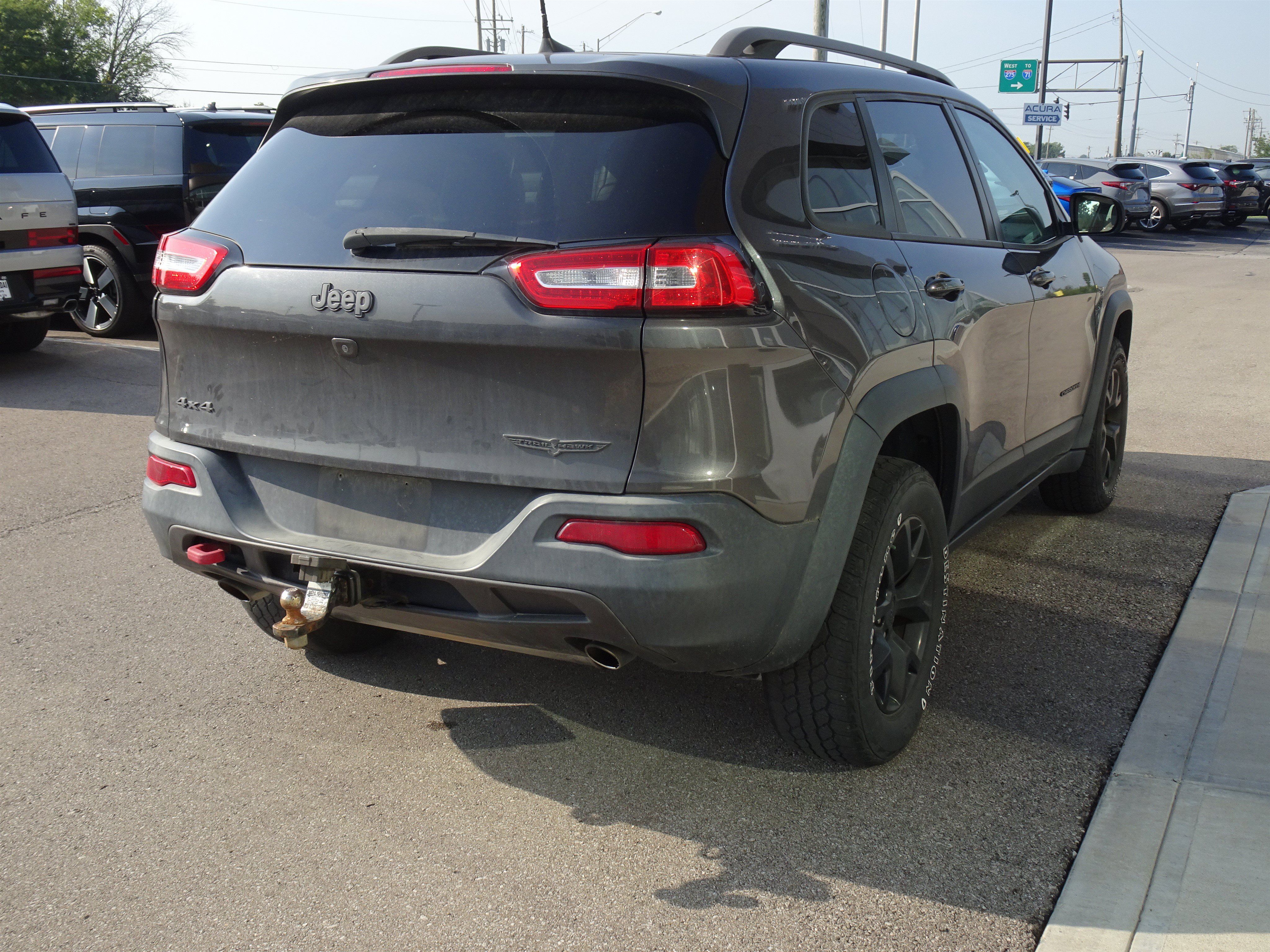 Used 2016 Jeep Cherokee Trailhawk w/ Cold Weather Group AWD/4WD image 5