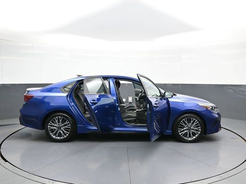 Certified 2024 Kia Forte GT-Line FWD image 40