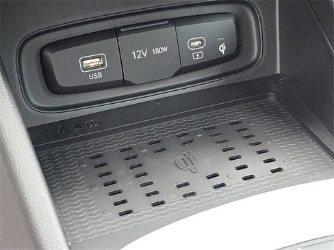 New 2025 Hyundai Venue Limited image 21