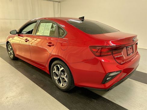Used 2021 Kia Forte LXS image 7