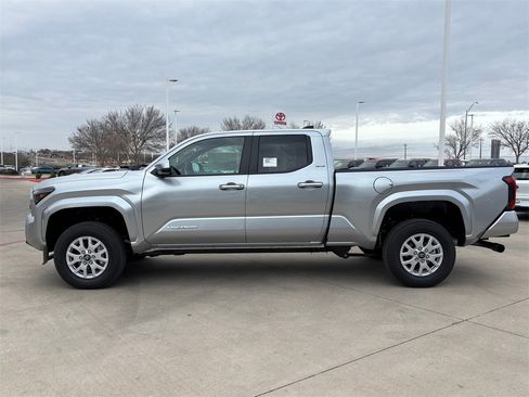 New 2026 Toyota Tacoma SR5 image 3