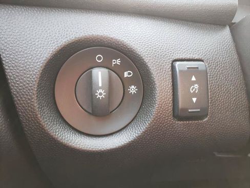Used 2017 Ford Fiesta SE FWD image 22