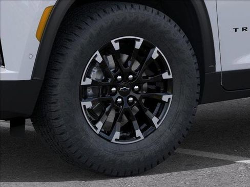 New 2026 Chevrolet Traverse Z71 w/ Enhanced Driving Package image 9