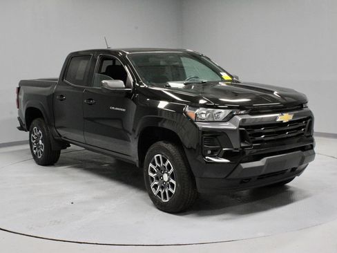 Used 2023 Chevrolet Colorado LT w/ LT Convenience Package II AWD/4WD image 1