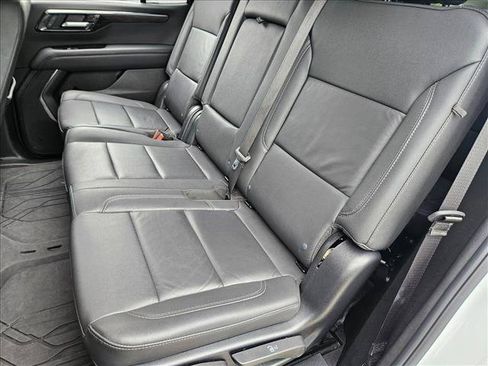 Used 2025 Chevrolet Tahoe LT RWD image 15