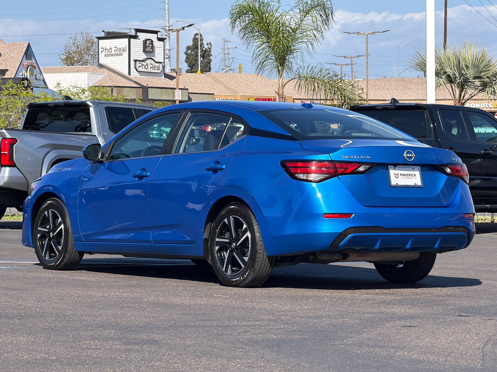 Used 2024 Nissan Sentra SV FWD image 3