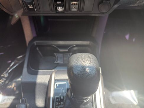 Used 2018 Toyota Tacoma SR5 AWD/4WD image 19