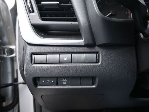 Used 2023 Nissan Rogue SV image 15