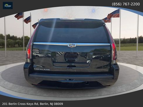 Used 2019 Cadillac Escalade Luxury AWD/4WD image 7