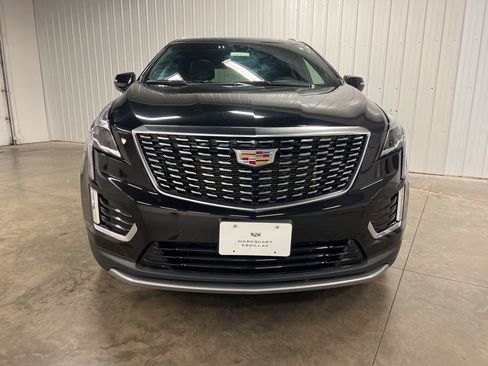 Used 2025 Cadillac XT5 Premium Luxury image 3