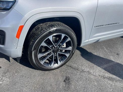 Used 2021 Jeep Grand Cherokee L Overland w/ Luxury Tech Group IV image 6