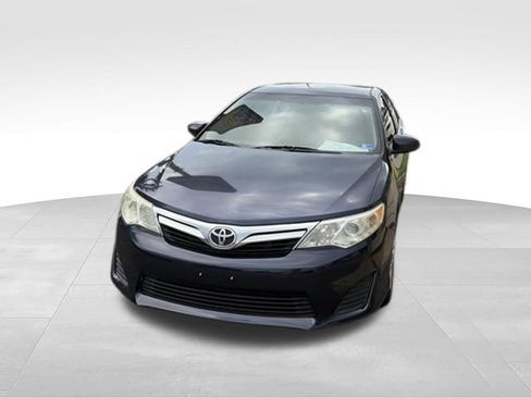 Used 2014 Toyota Camry LE FWD image 20