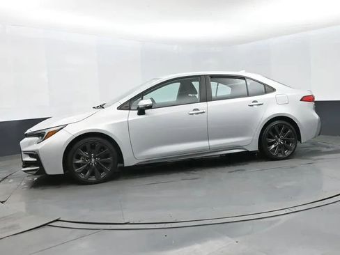 Used 2024 Toyota Corolla SE image 5