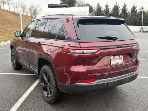 New 2026 Jeep Grand Cherokee Limited w/ Limited Altitude Package AWD/4WD image 5