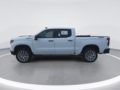 Used 2025 Chevrolet Silverado 1500 Custom Trail Boss AWD/4WD image 6