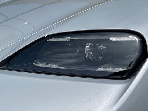 New 2025 Porsche Taycan image 7