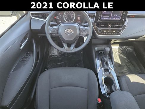 Used 2021 Toyota Corolla LE image 19