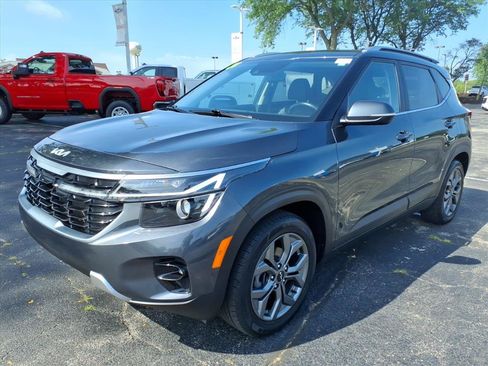 Used 2024 Kia Seltos S FWD image 3