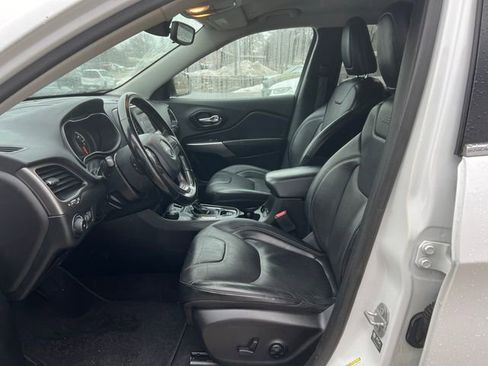 Used 2021 Jeep Cherokee Latitude Lux image 4