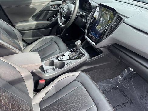 Certified 2025 Subaru Crosstrek 2.5i Limited w/ Crosstrek Mirror Package image 19