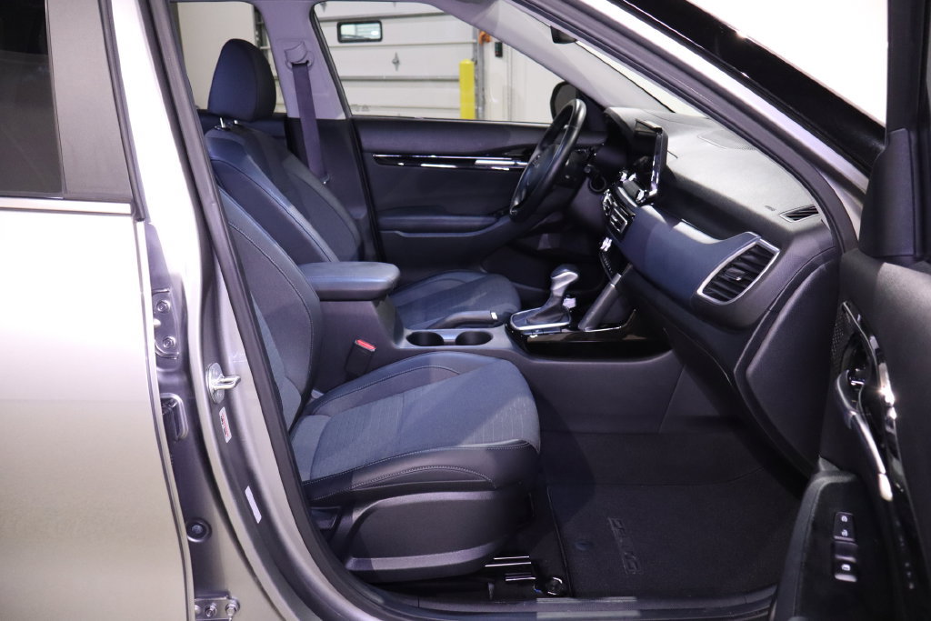 Used 2023 Kia Seltos S w/ Navigation Package FWD image 30