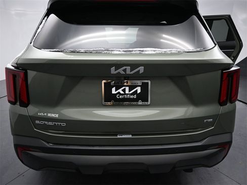 Certified 2024 Kia Sorento SX image 9
