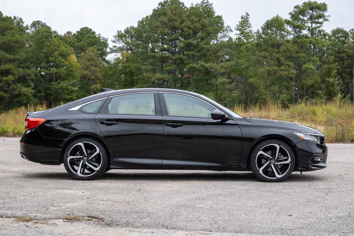Used 2018 Honda Accord Sport image 4