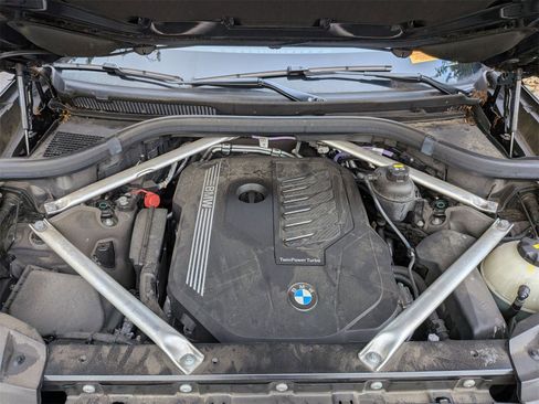 Used 2022 BMW X7 xDrive40i w/ Premium Package image 45