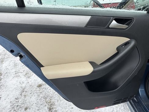 Used 2018 Volkswagen Jetta SE image 14