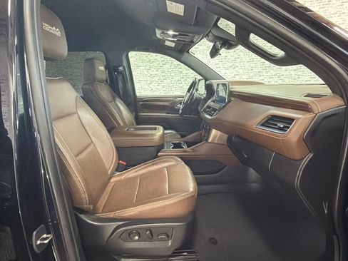 Used 2023 Chevrolet Suburban High Country AWD/4WD image 11