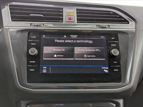 Used 2023 Volkswagen Tiguan SE w/ Panoramic Sunroof Package image 28