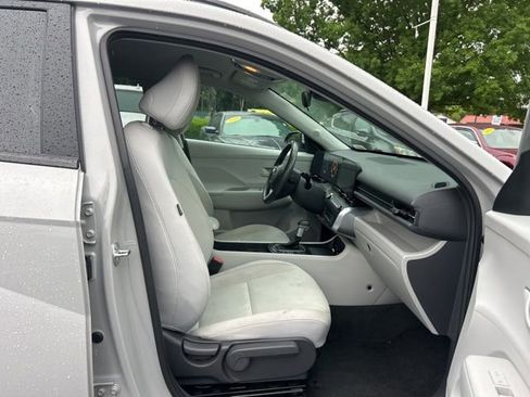 Used 2024 Hyundai Kona SEL AWD/4WD image 18