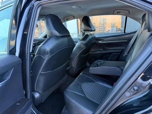 Used 2021 Toyota Camry SE image 7