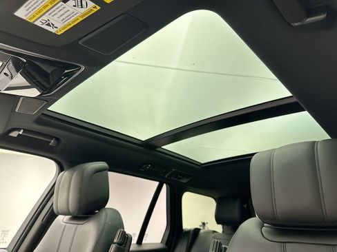 Used 2022 Land Rover Range Rover Westminster Edition image 11