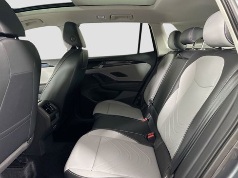 New 2026 Volkswagen Tiguan SE image 24