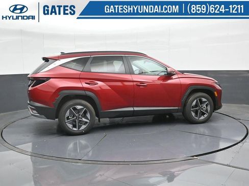New 2025 Hyundai Tucson SEL image 3