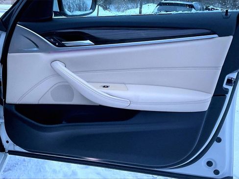 Used 2019 BMW 540i xDrive image 28