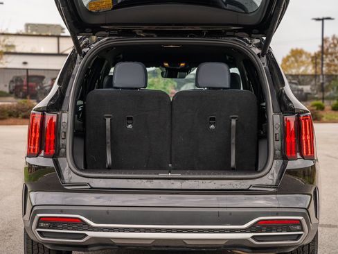 Used 2023 Kia Sorento SX Prestige image 17