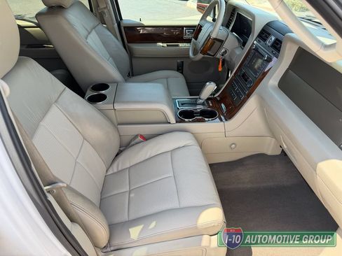 Used 2011 Lincoln Navigator 4WD image 29