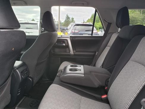 Used 2017 Toyota 4Runner SR5 AWD/4WD image 13