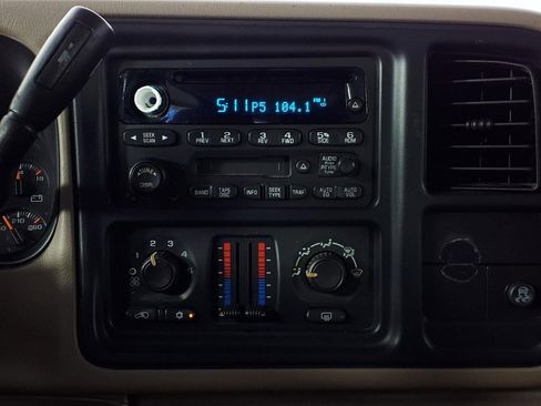 Used 2004 Chevrolet Suburban LS w/ Preferred Equipment Group image 20