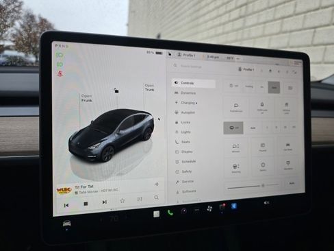 Used 2024 Tesla Model Y Long Range image 45