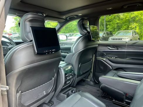 Used 2024 Jeep Grand Cherokee L Overland w/ Advanced Protech Group III AWD/4WD image 44