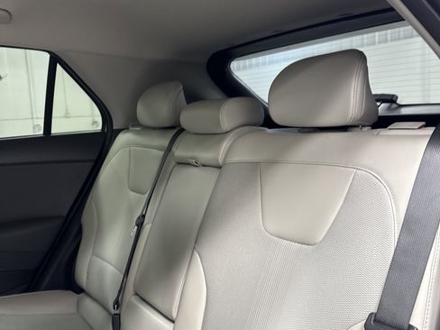 Used 2023 Kia Niro EX image 10